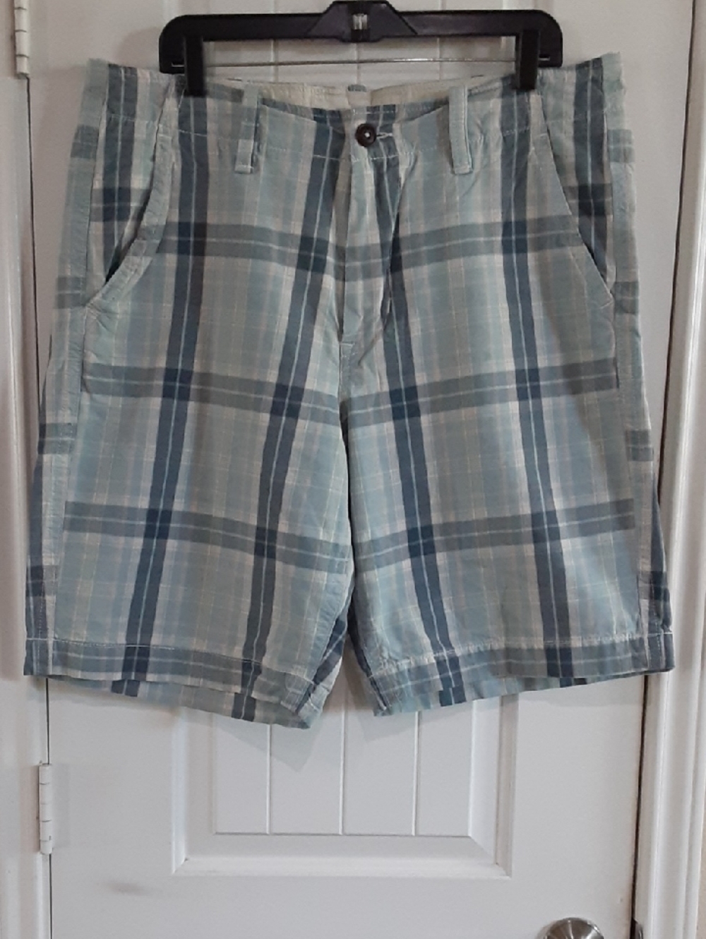 American Eagle Classic Length Plaid Chino Shorts - Men's 36 - Blue/Gray/Cream